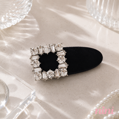 Noir Bijou Clip